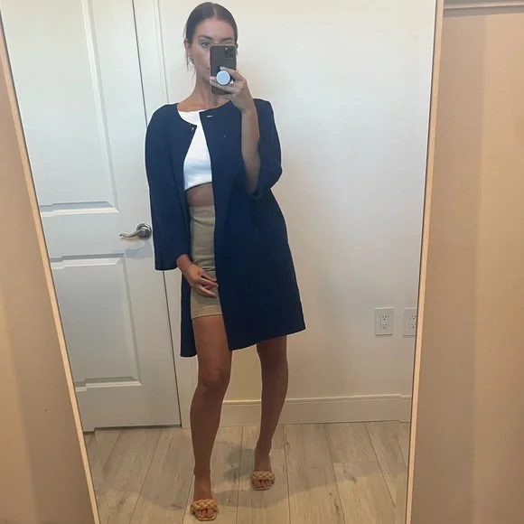 St. John One Button Overcoat - Picture 9 of 16